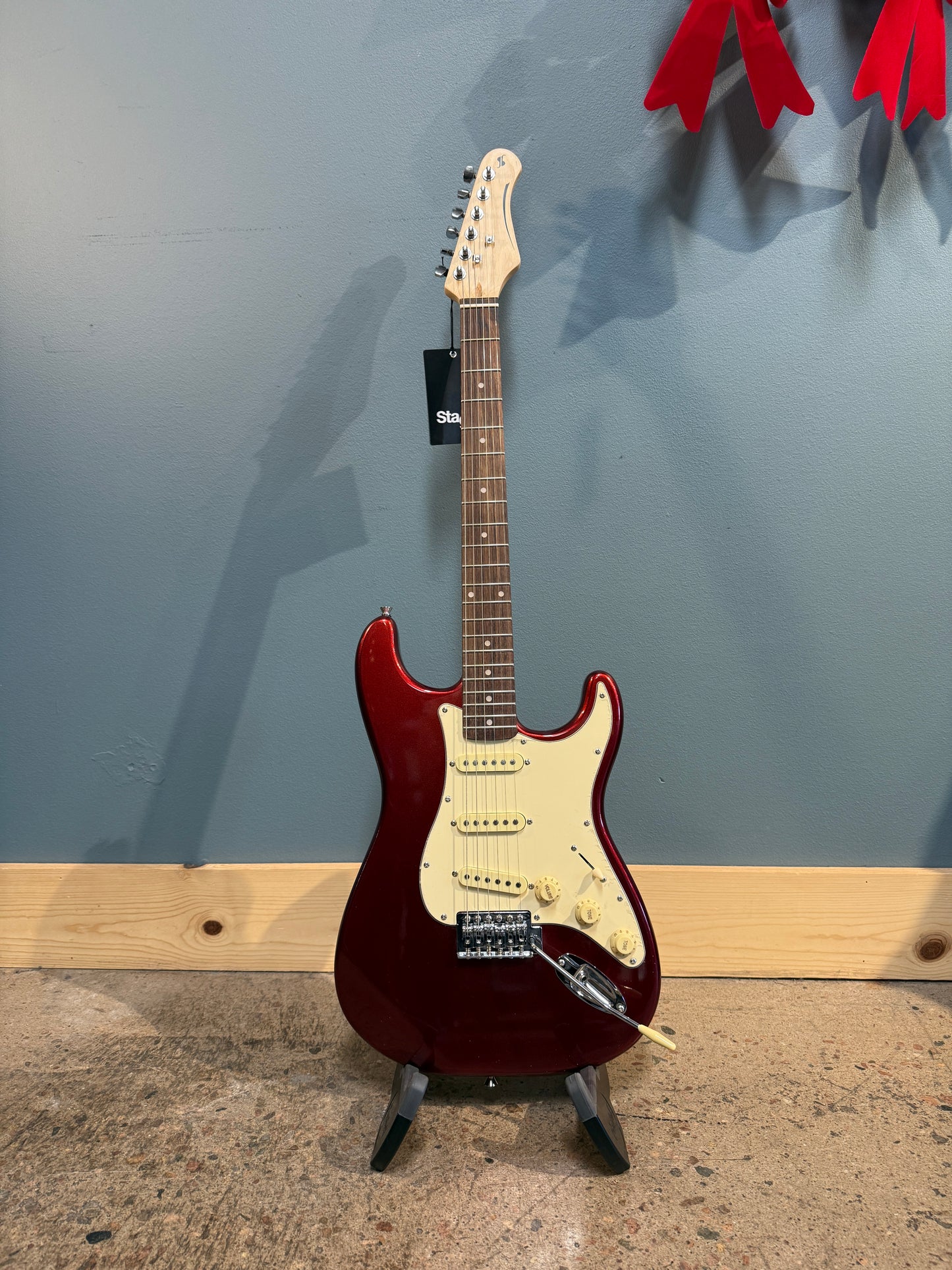 Stagg SES-30 Electric Guitar (Candy Apple Red)