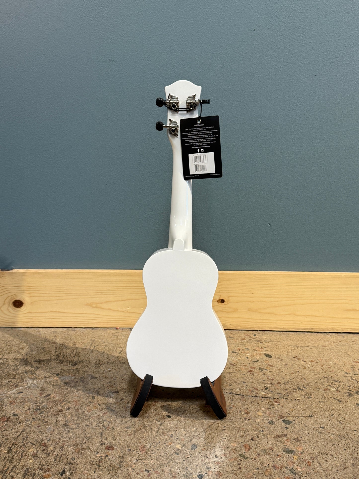 Stagg Soprano Chameleon Series Ukulele (White)