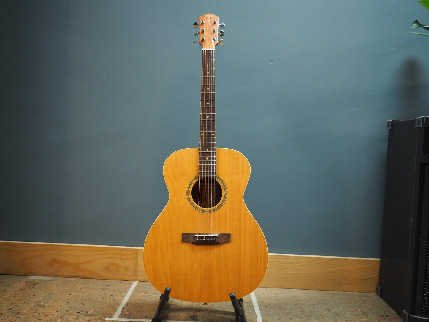 Teton STG105NT Grand Concert (Cedar - Mahogany)