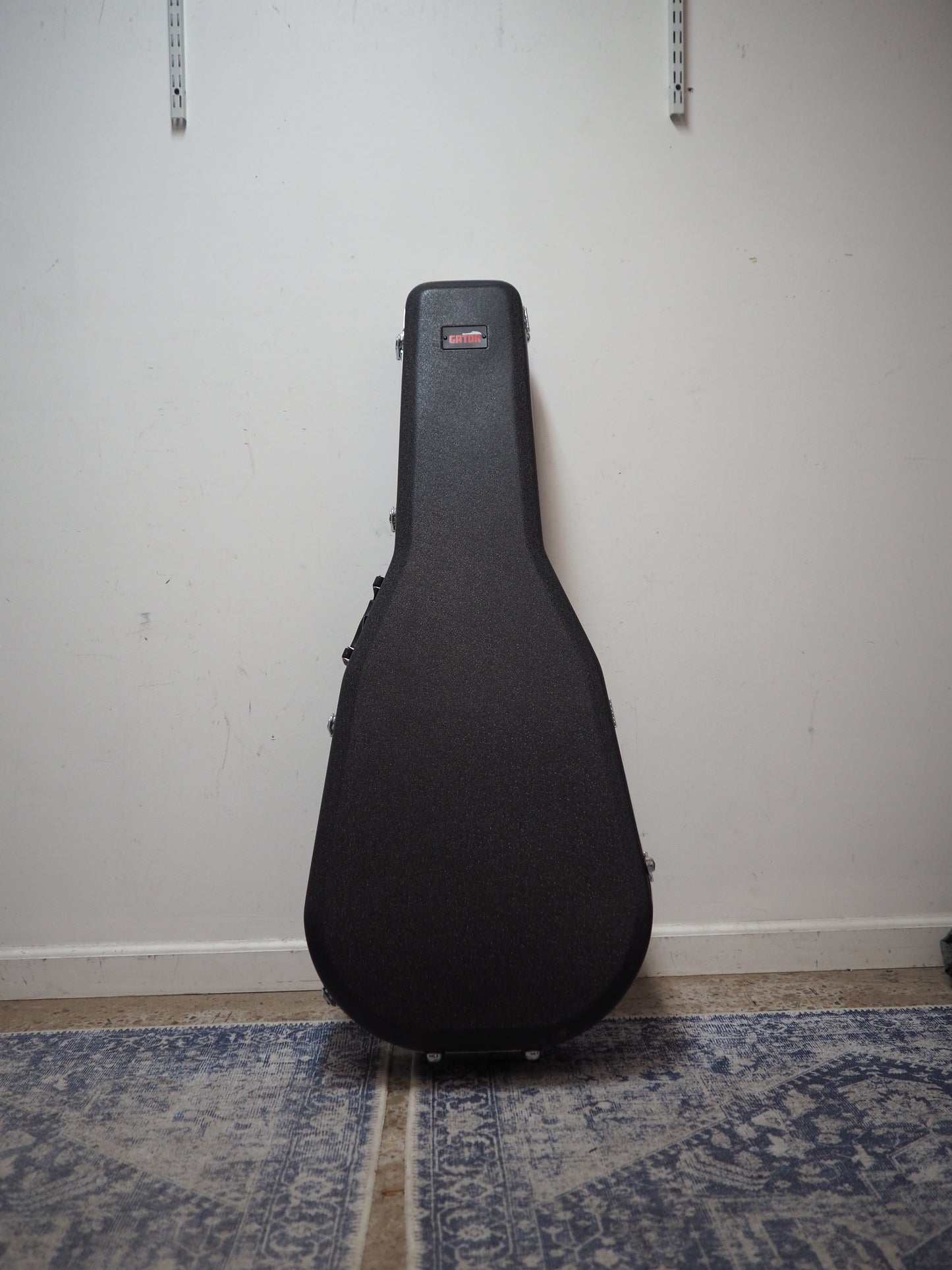 Gator Dreadnaught Acoustic Guitar Hardshell Case