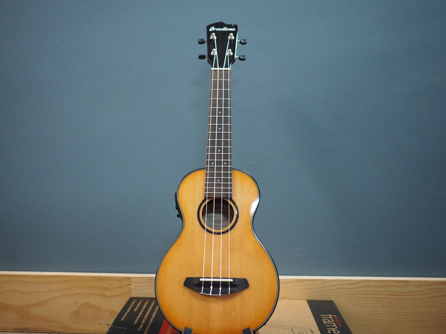 Breedlove Lu'Au Concert Ukulele (Spruce - Myrtlewood)