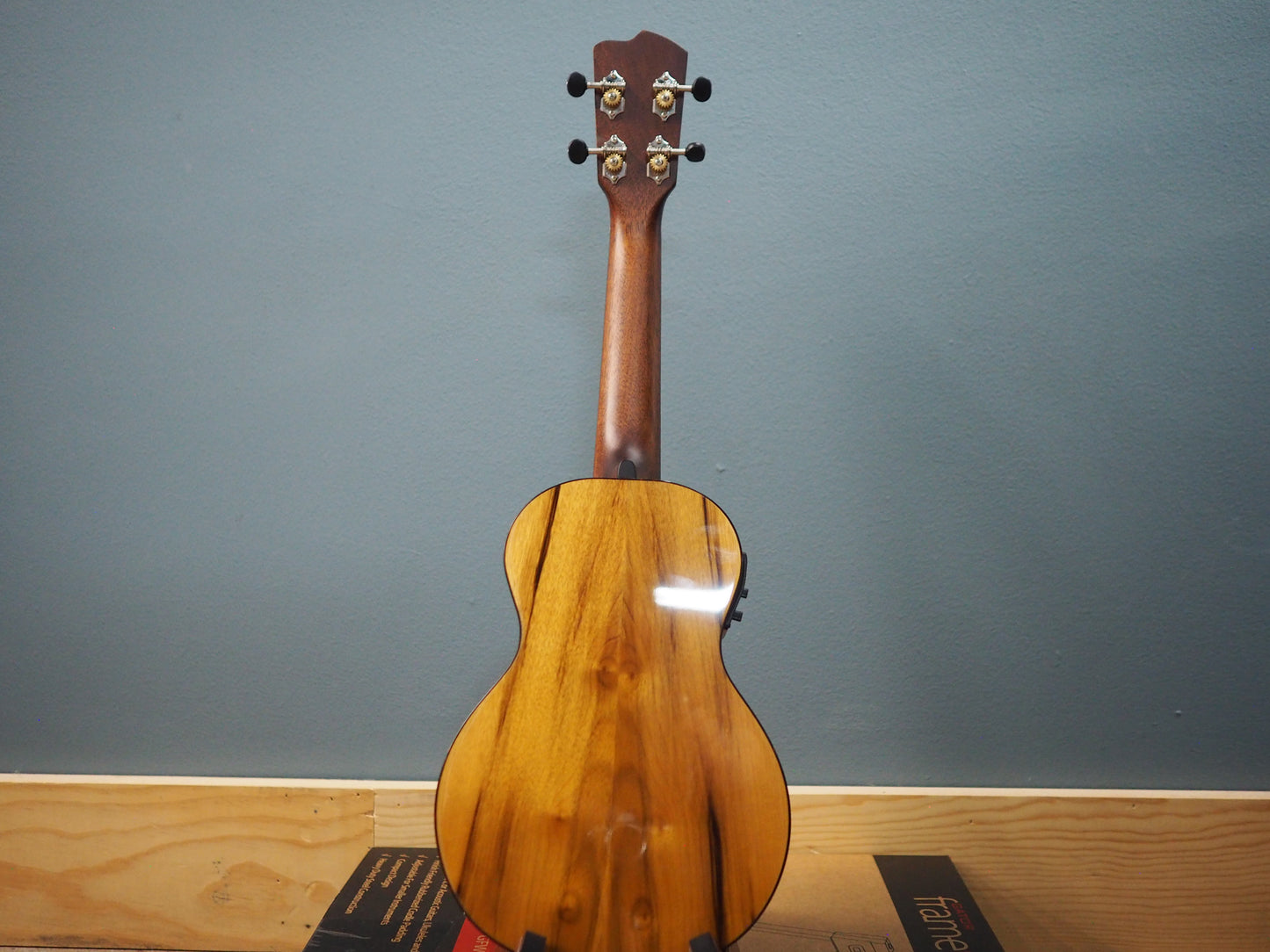 Breedlove Lu'Au Concert Ukulele (Spruce - Myrtlewood)