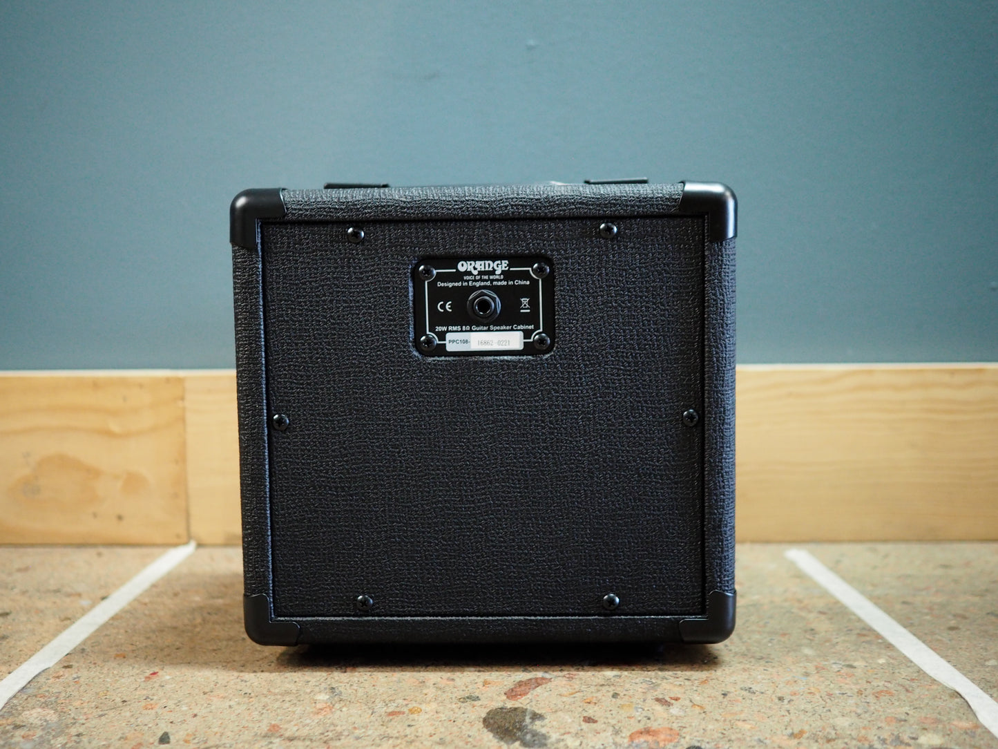 Open media 2 in modal Orange 20-watt PPC108 Guitar Speaker Cabinet (Black)