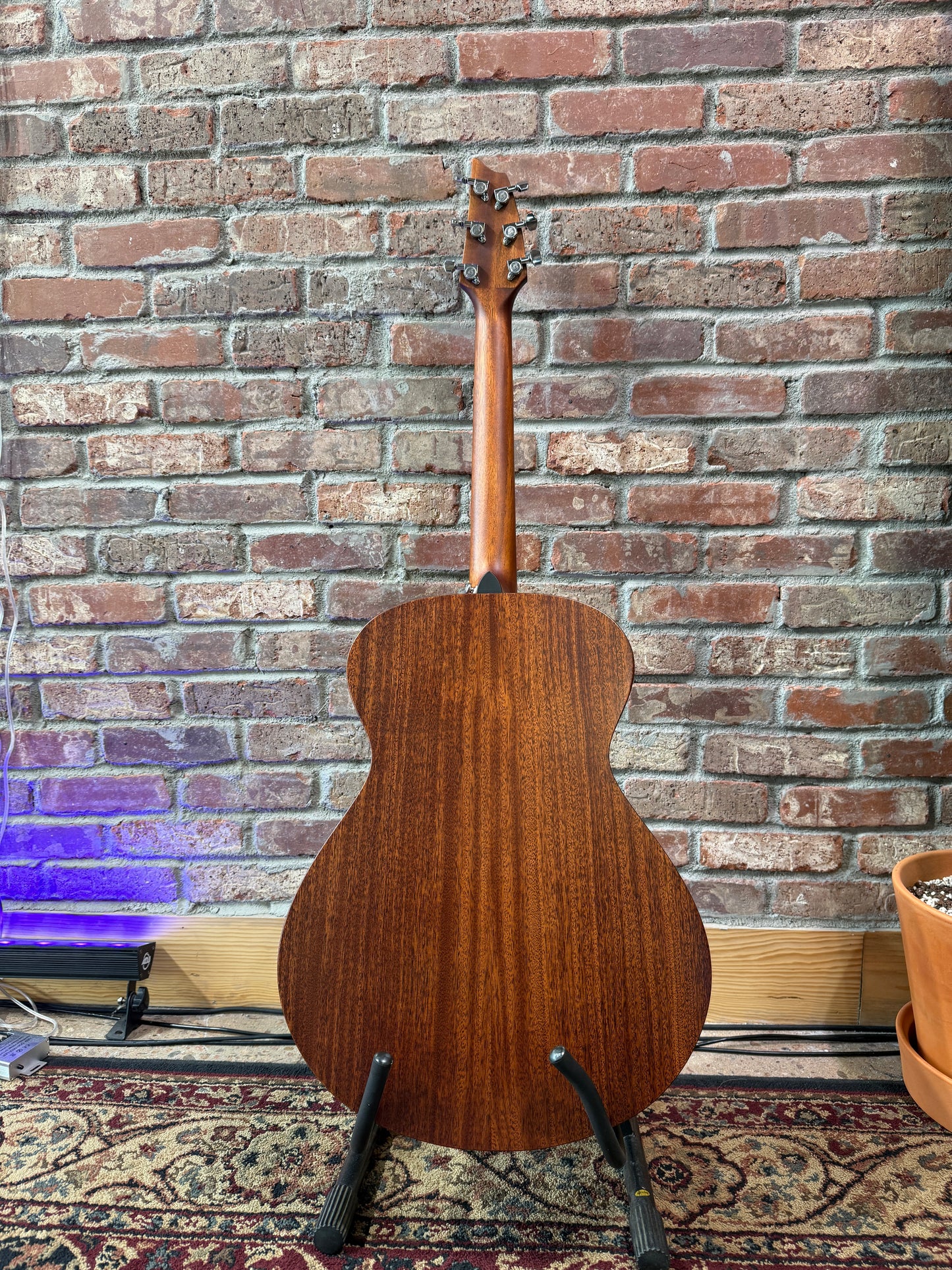 Breedlove Discovery S Concert - Spruce/Mahogany
