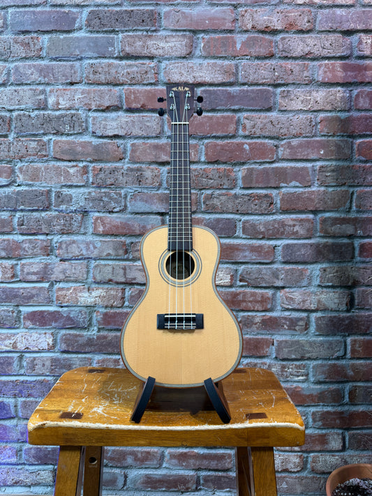 Kala Ebony Concert Ukulele - Solid Spruce/Ebony